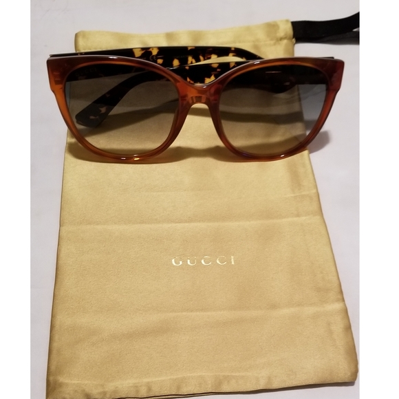 GUCCI Authentic Sunglasses 🐅 - Picture 7 of 8